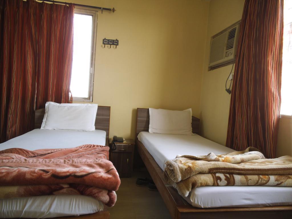 City Centre Hotel Agartala Phòng bức ảnh