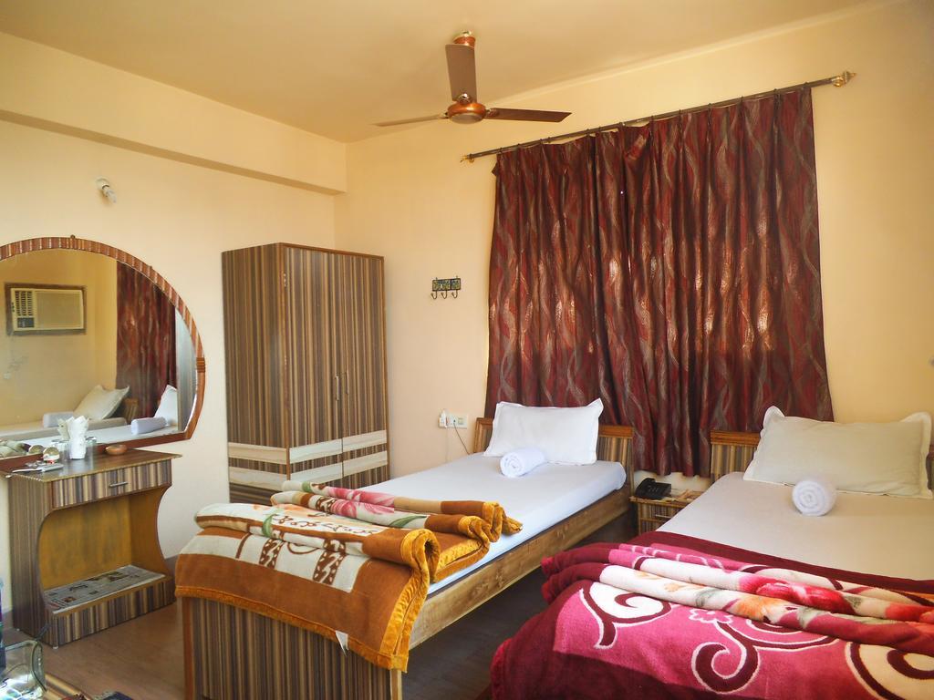 City Centre Hotel Agartala Phòng bức ảnh