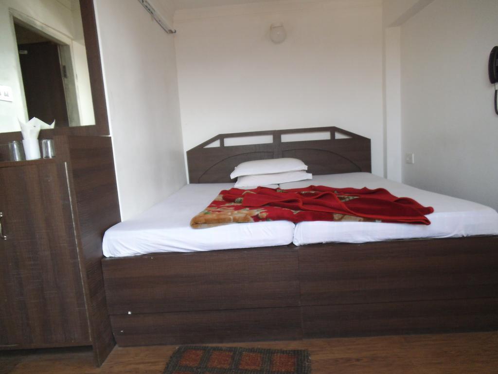 City Centre Hotel Agartala Phòng bức ảnh