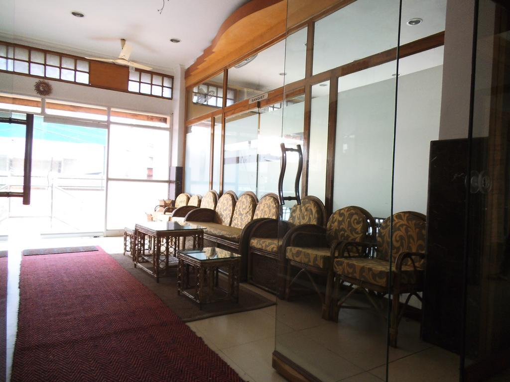 City Centre Hotel Agartala Ngoại thất bức ảnh
